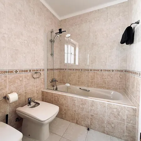 Casa 33 - Idyllisches Reihenhaus Mit Innenhof Feriehus São Martinho do Porto